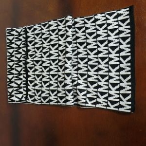 Michael kors scarf -